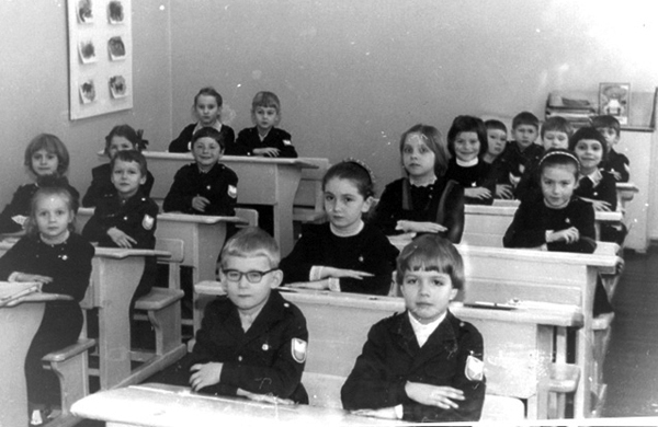 Антон Матковский (1 класс). 1977 год - первая парта справа